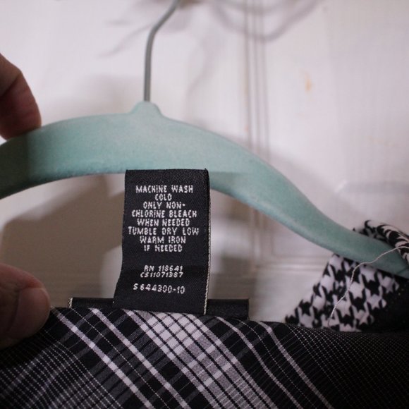 Lane Bryant Short Sleeve black and white houndstooth Button up Shirt - Picture 6 of 6